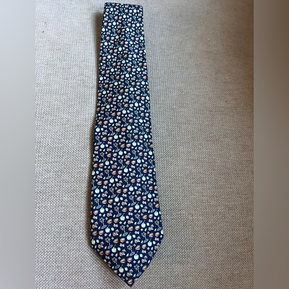 Vineyard Vines Blue tropical silk Tie made in USA